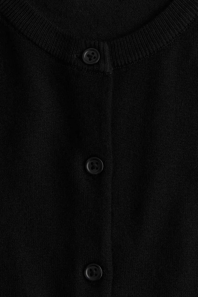 Fine-knit cardigan