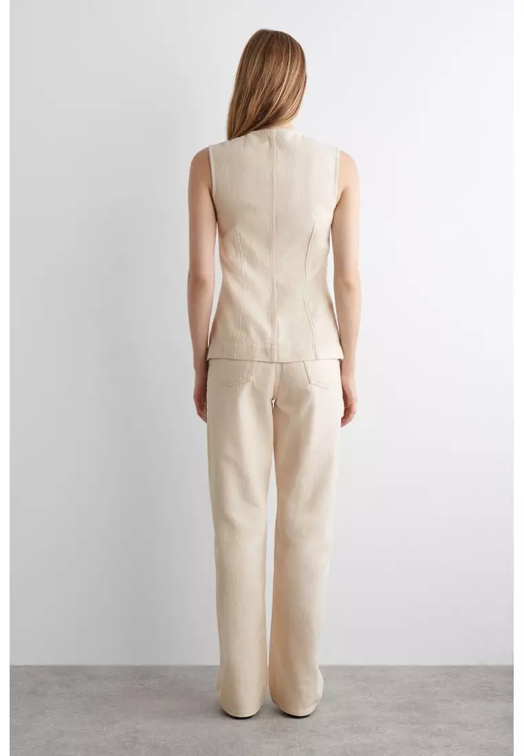 SLEEVELESS DENIM TOP