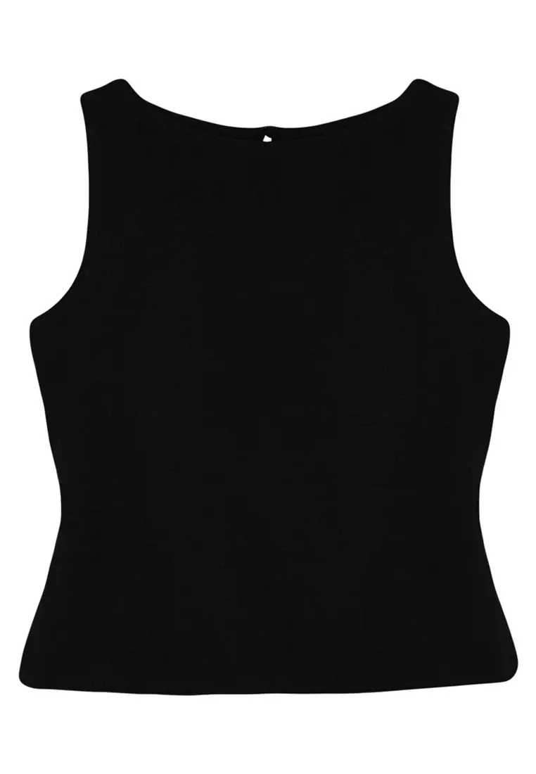 Straight Sleeveless Top