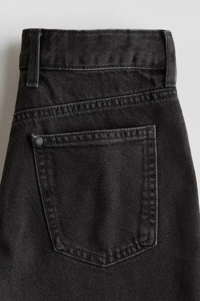Loose-fit denim shorts