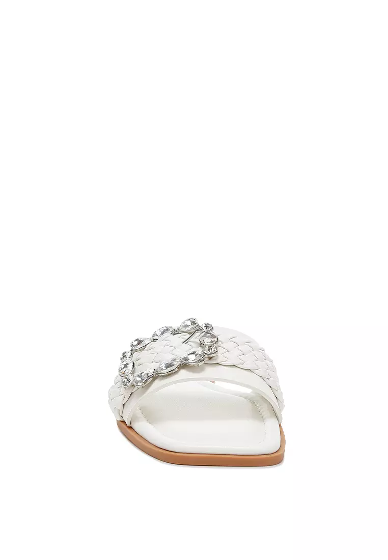 Sandal Datar Diamante Warna Putih