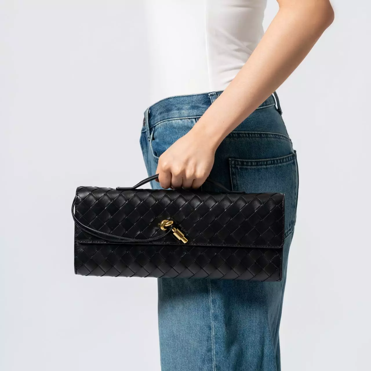 Andiamo Long Clutch With Handle Black