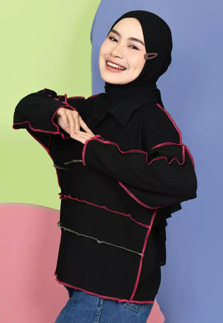 Yuna Playfull Knit Tops - Black M18125 R17S2