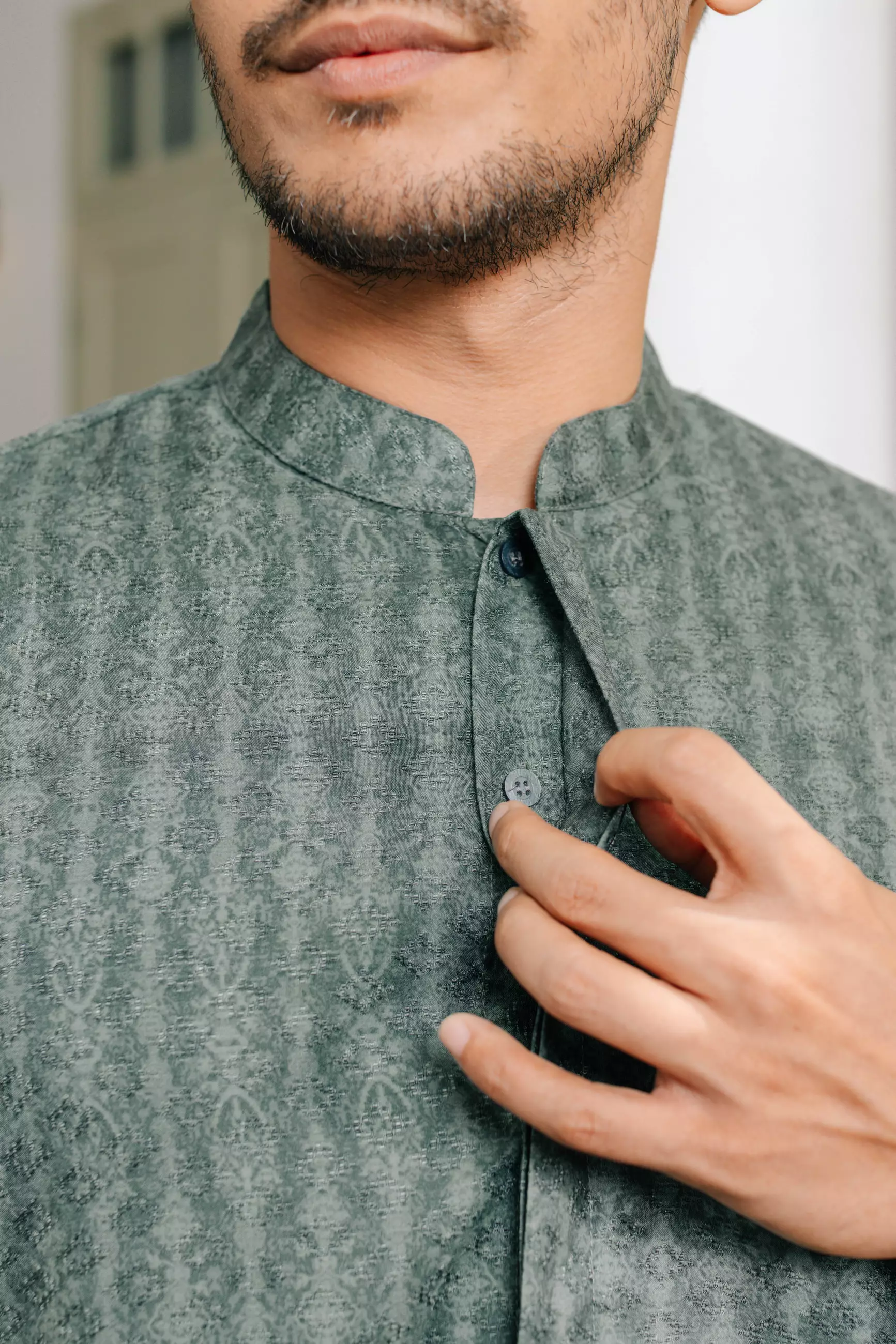 Almeera Emerald Green Kemeja Batik Koko Pria Furing Lengan Panjang Regular Fit