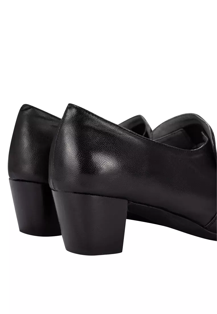 Leather Closed Shoes