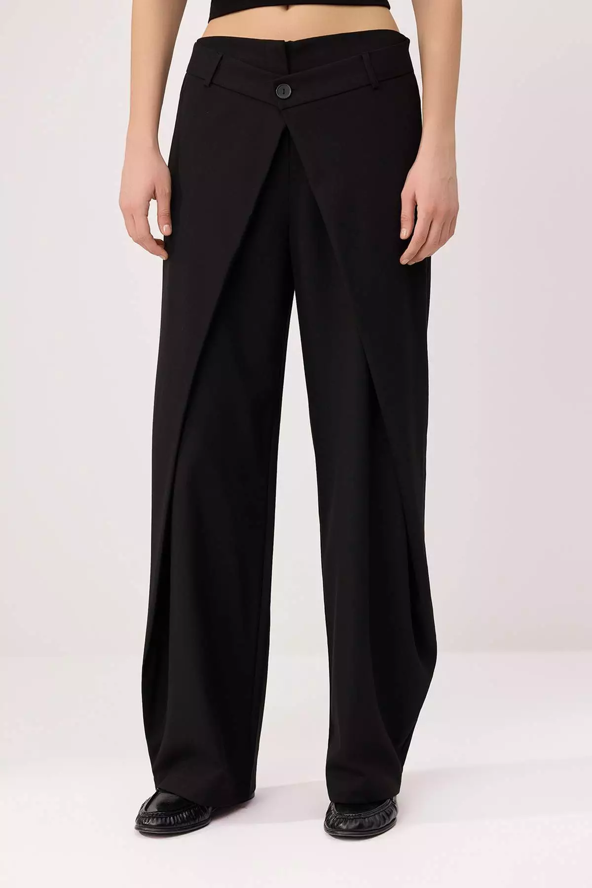 Black Voluminous Pleated Balloon Fit Striped Fabric Trousers Twoaw26Pl149