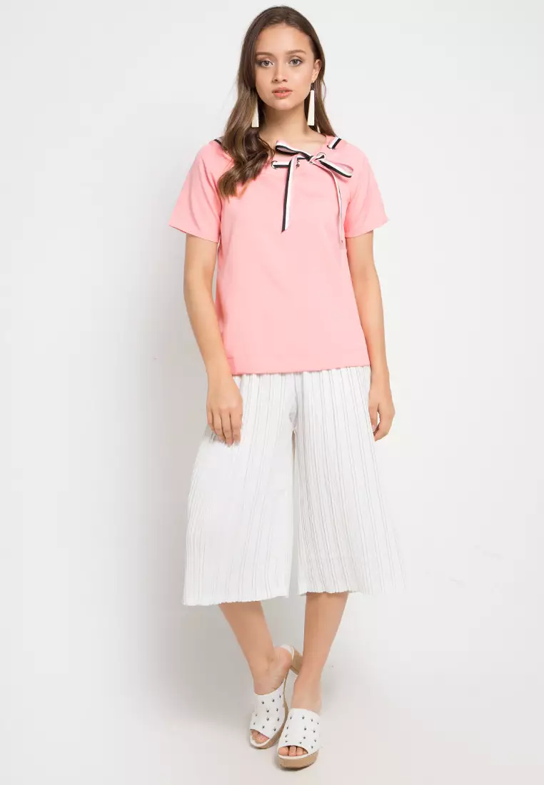 Short Sleeved Blouse With Rope Creation On The Neck