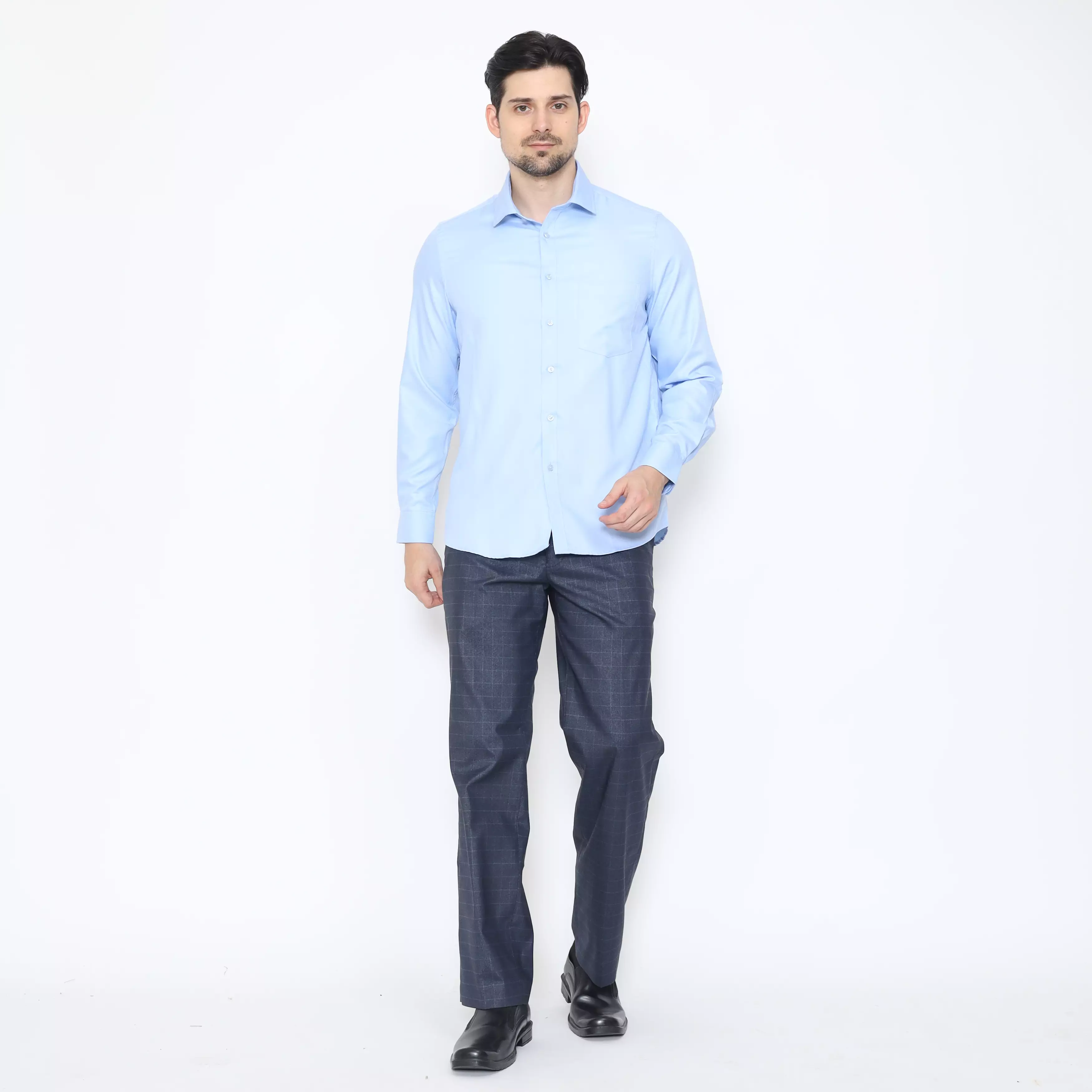Lawell Kemeja Pria Lengan Panjang Regular Fit Bahan Bamboo Warna Light Blue | Burton