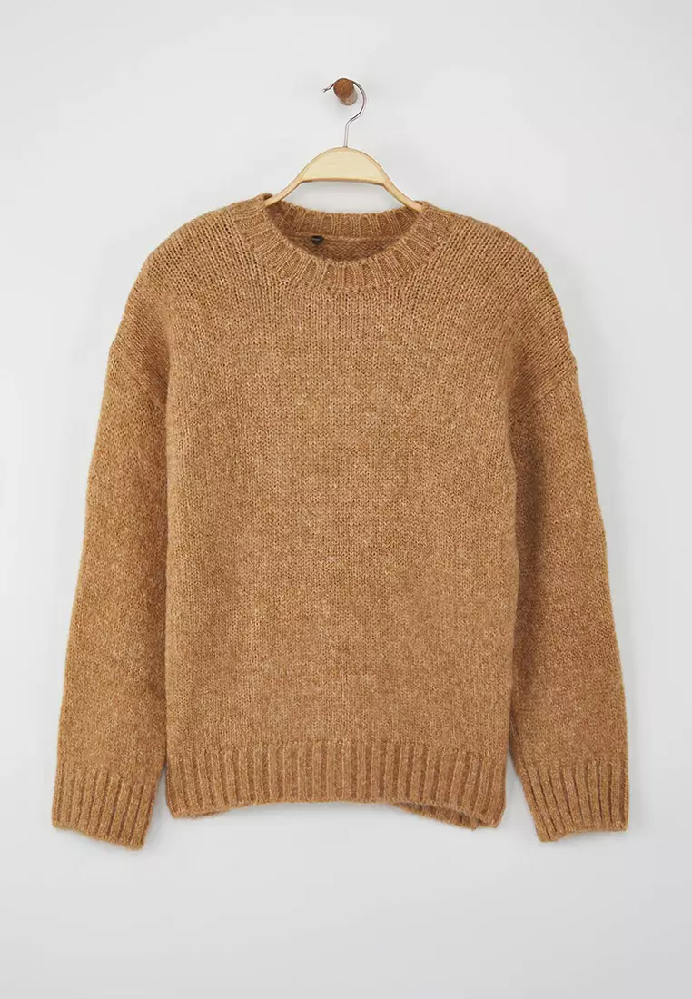 Wardrobe Essentials Camel Soft Textured Loose Fit Basic Knit Sweater | Twoaw26Kz00073