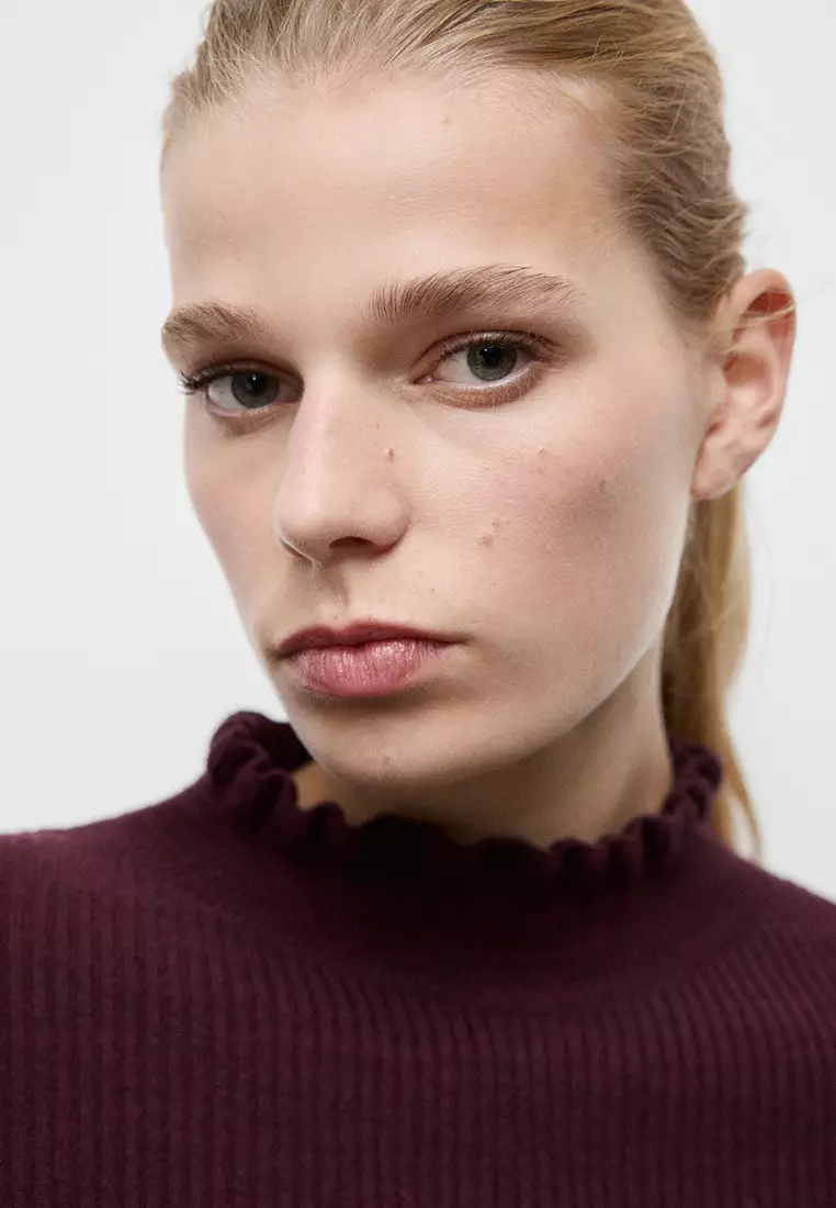 Scalloped Edges Sweater