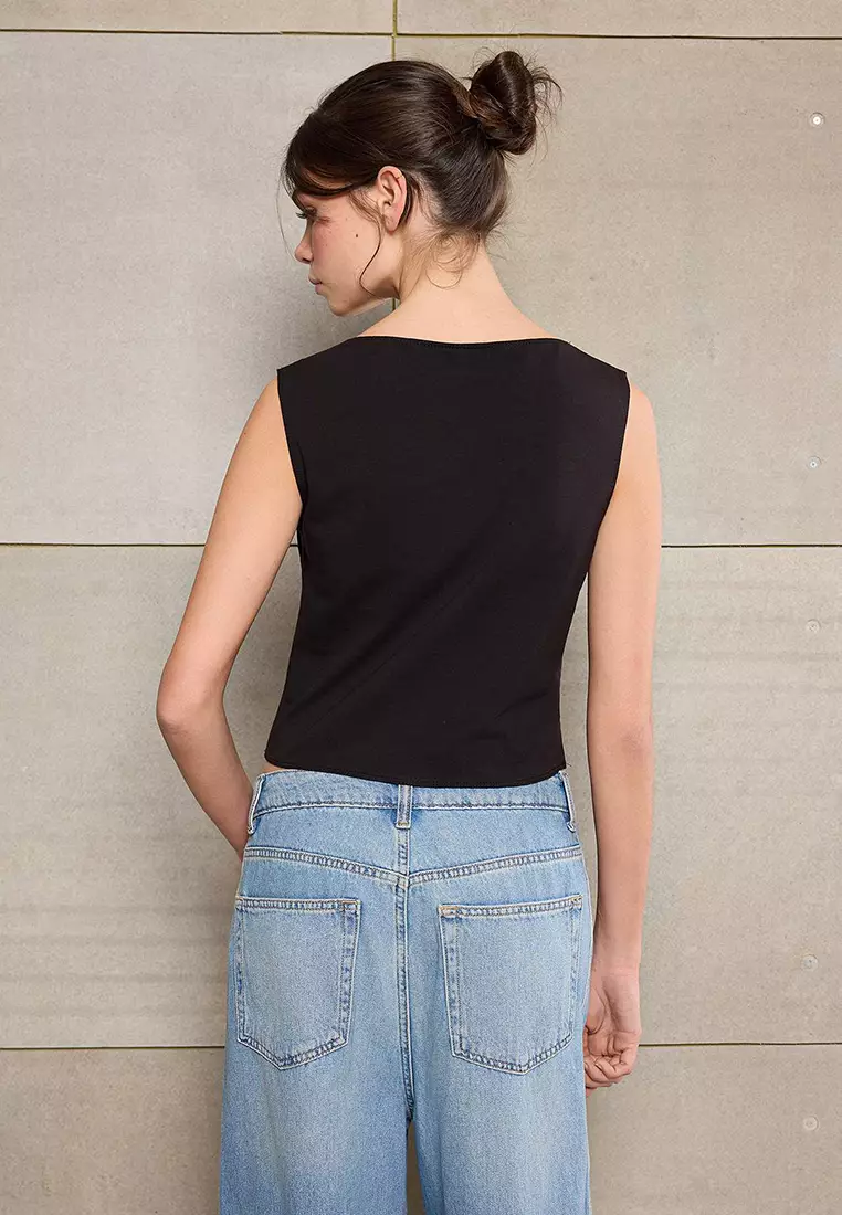 Fitted/Bodycon Boat Neck Sleeveless Crop Top