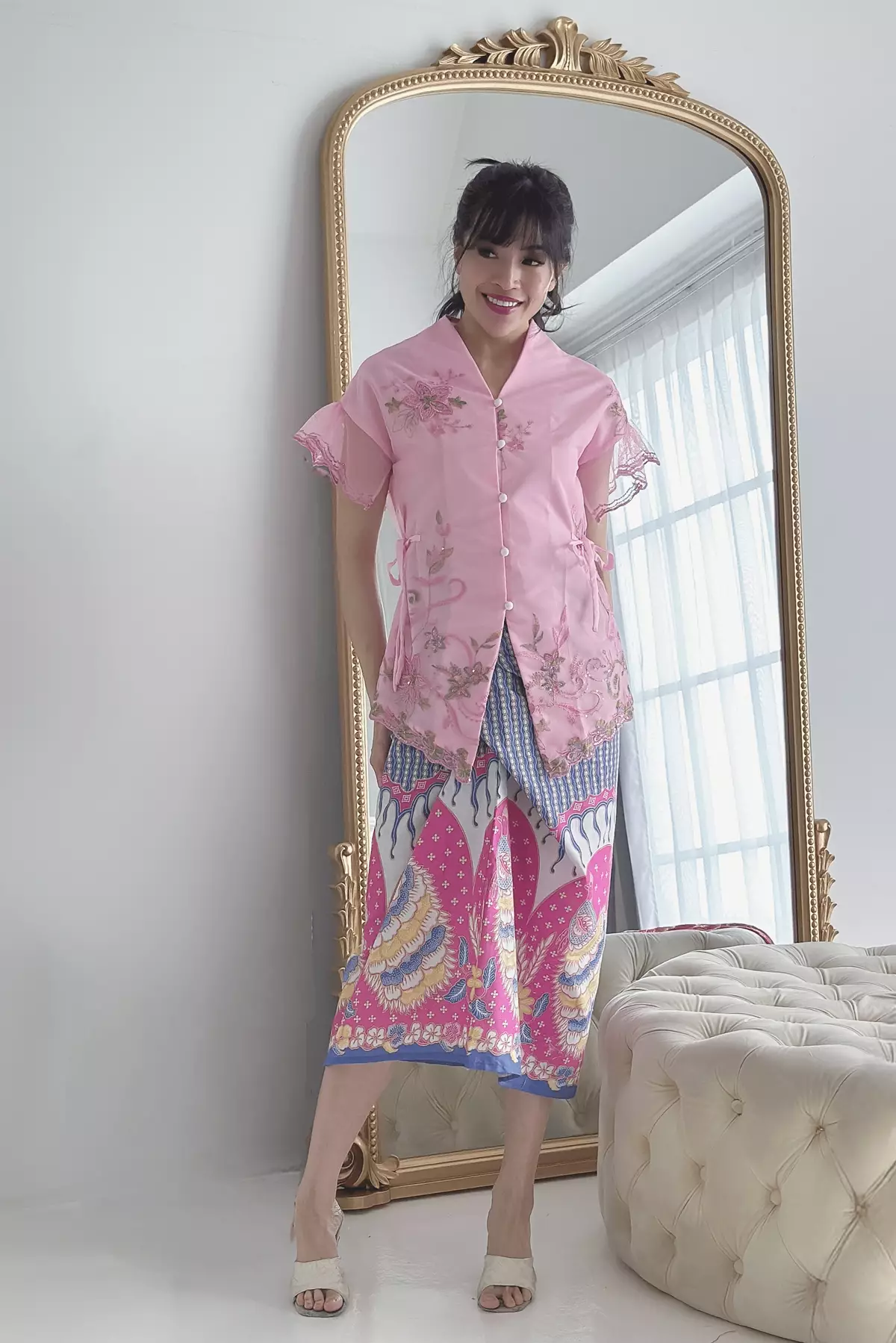 Reswara Kemayu Pink Kebaya Tied Up