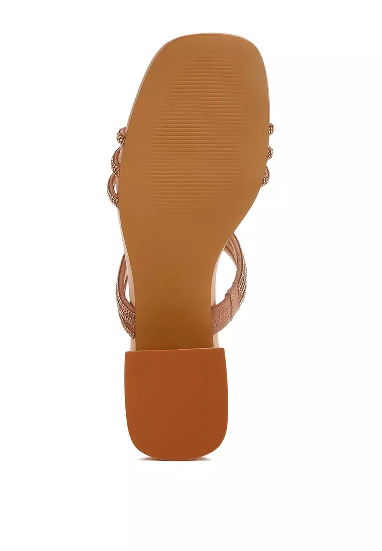 Sandal Slip-On Berhias Berlian Imitasi dalam Warna Nude