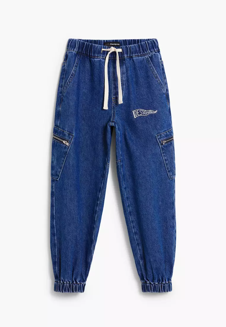 Jeans with zippers