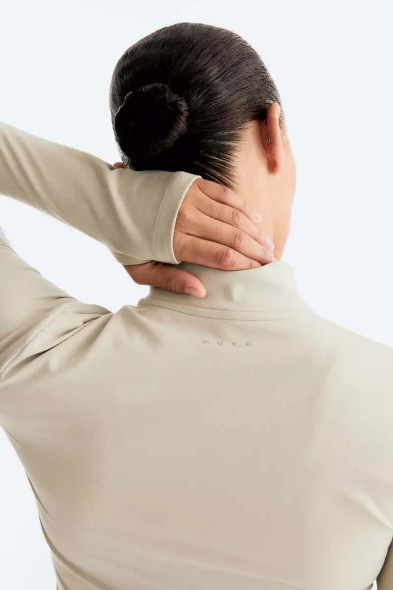 Zip-through sports jacket with SoftMove™