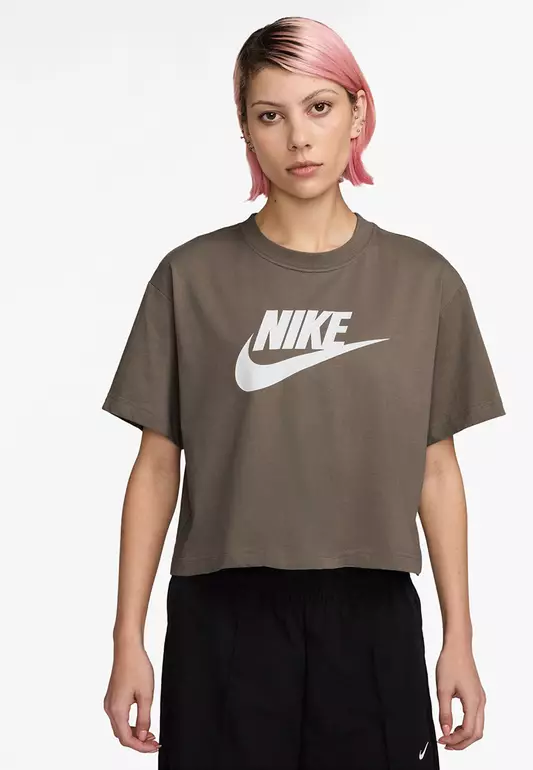 Women's Sportswear Essential Cropped T-shirt