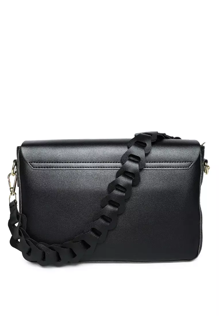 Tas Flap Yang Tidak Konvensional Berwarna Hitam