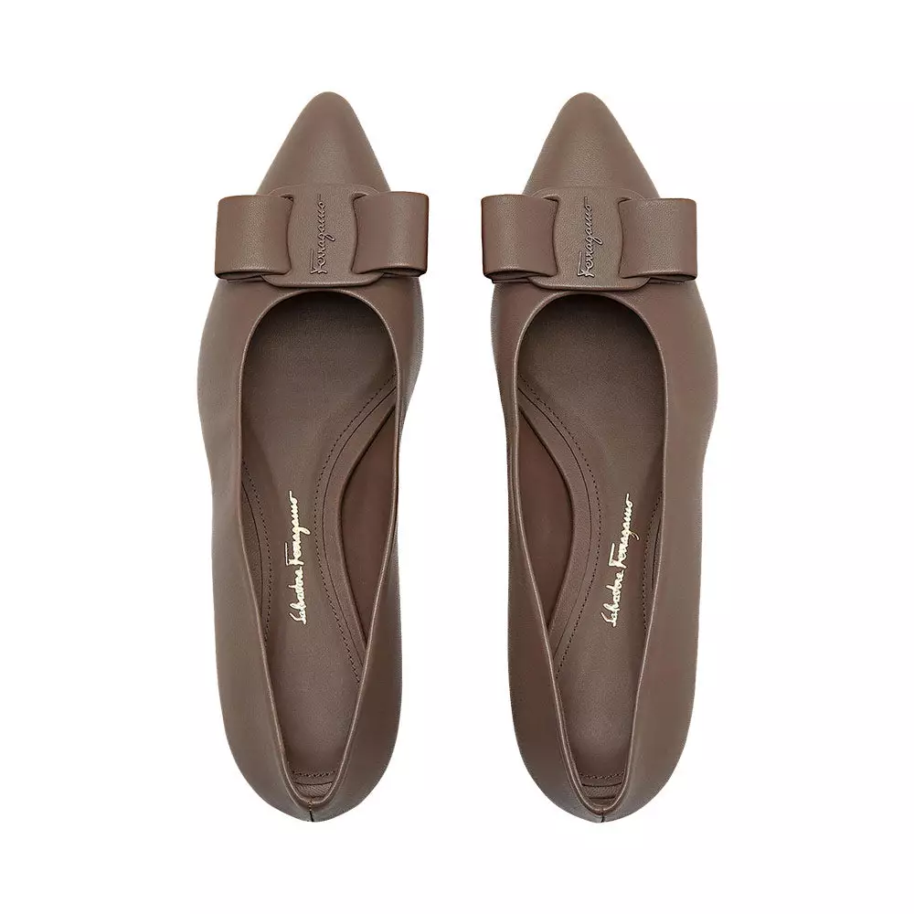 Harga flat shoes salvatore ferragamo hot sale