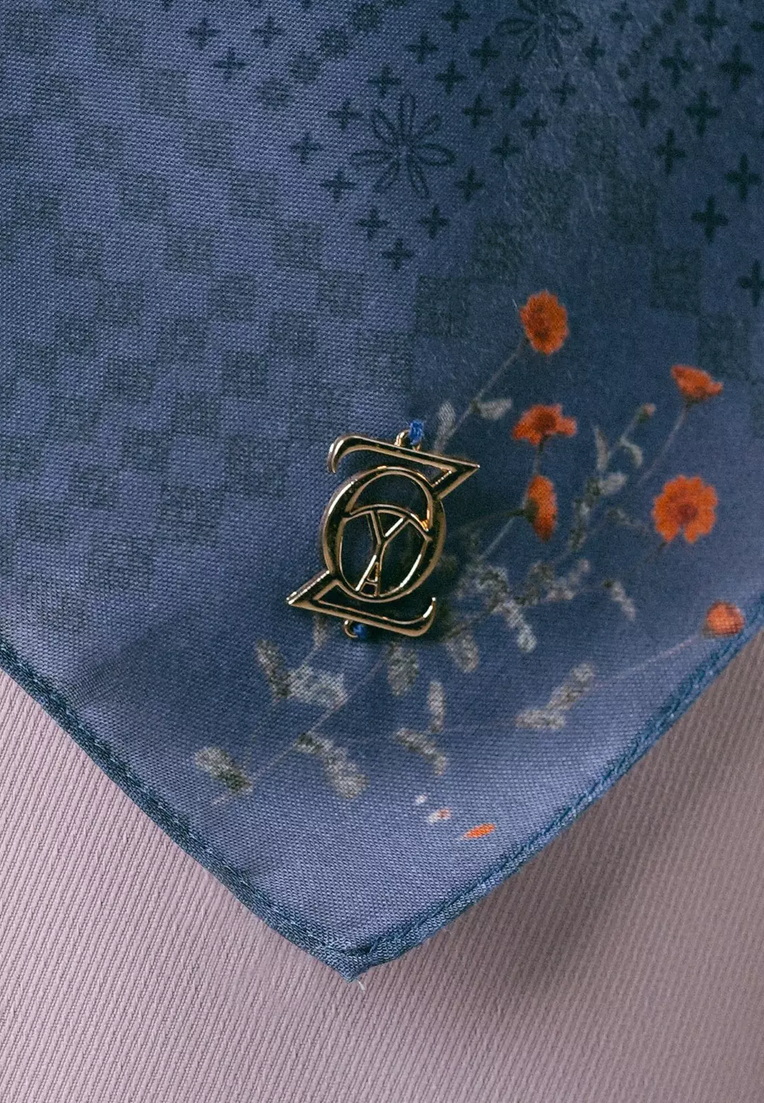 FIORELLA  Scarf Light Navy - Kerudung Hijab Segiempat Motif With BOX - Bahan Nesla - Ukuran 115x115