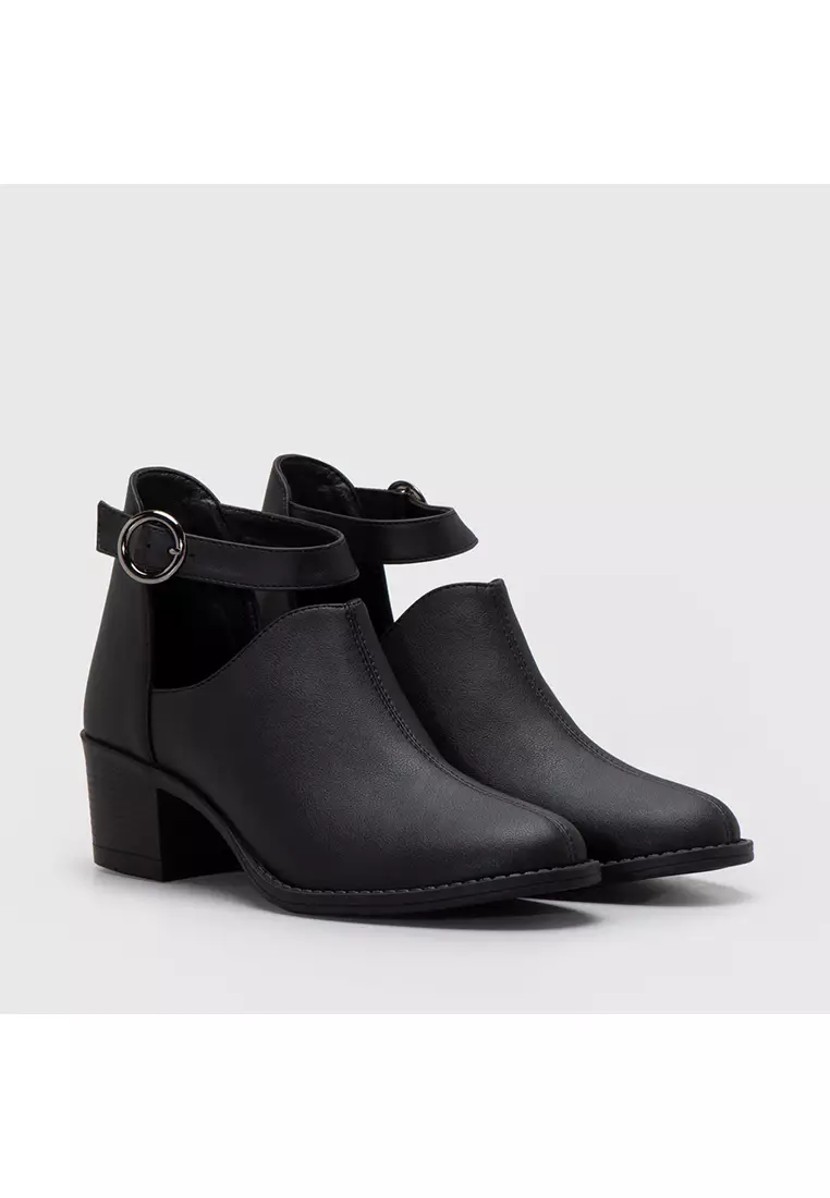 Lodka Boots Black Heels