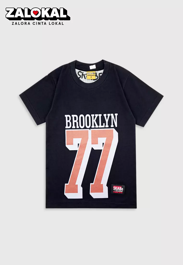 Wakakids Baju Anak Laki Laki Atasan Kaos Usia 4 Tahun Hingga 14 Tahun Motif Brooklyn 3893 Hitam SPATS
