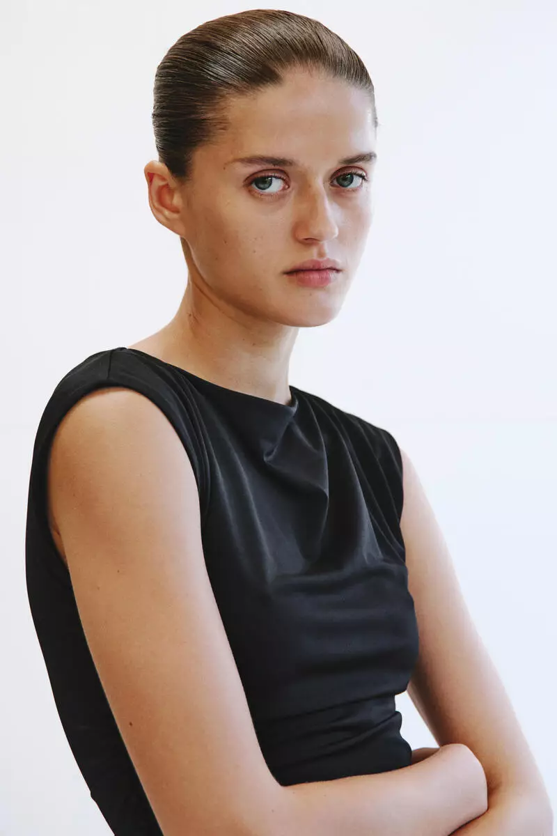 Cap-sleeved dress