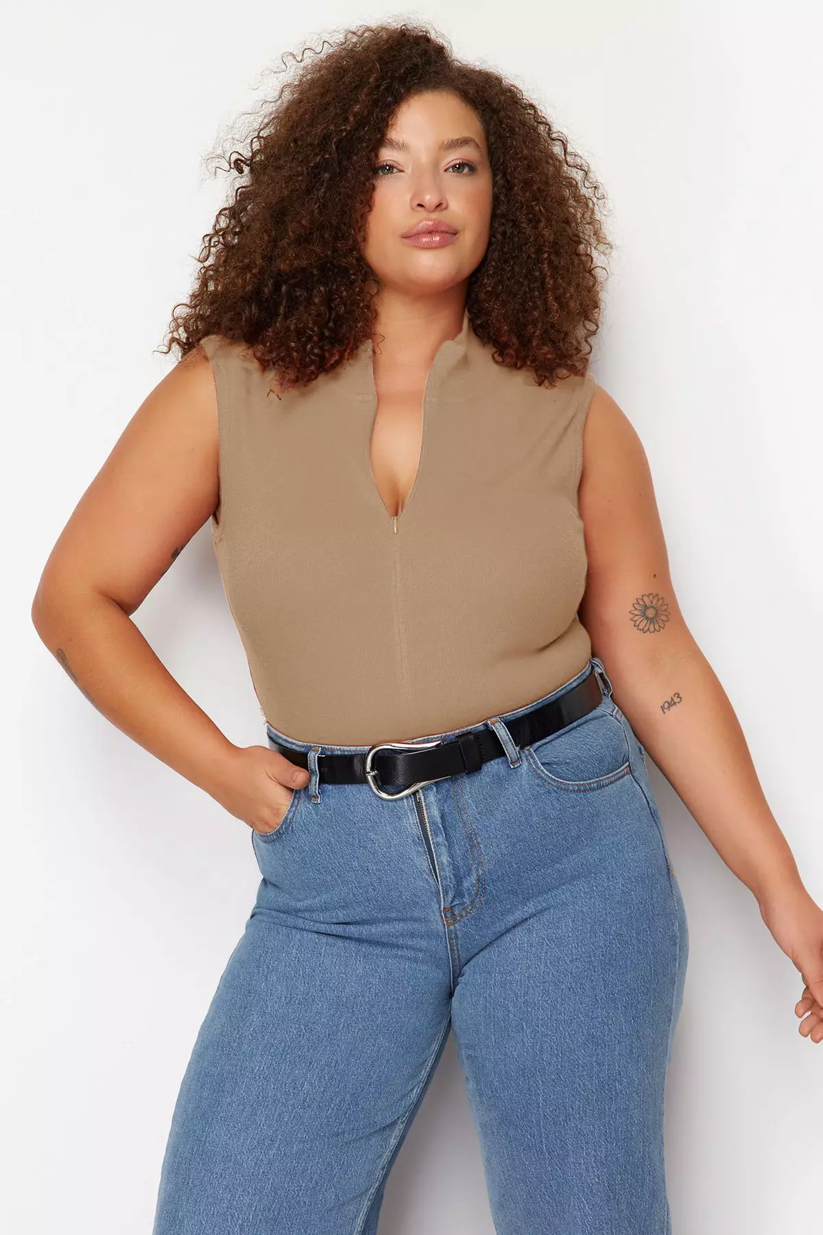 Plus Size Sleeveless Knit Top