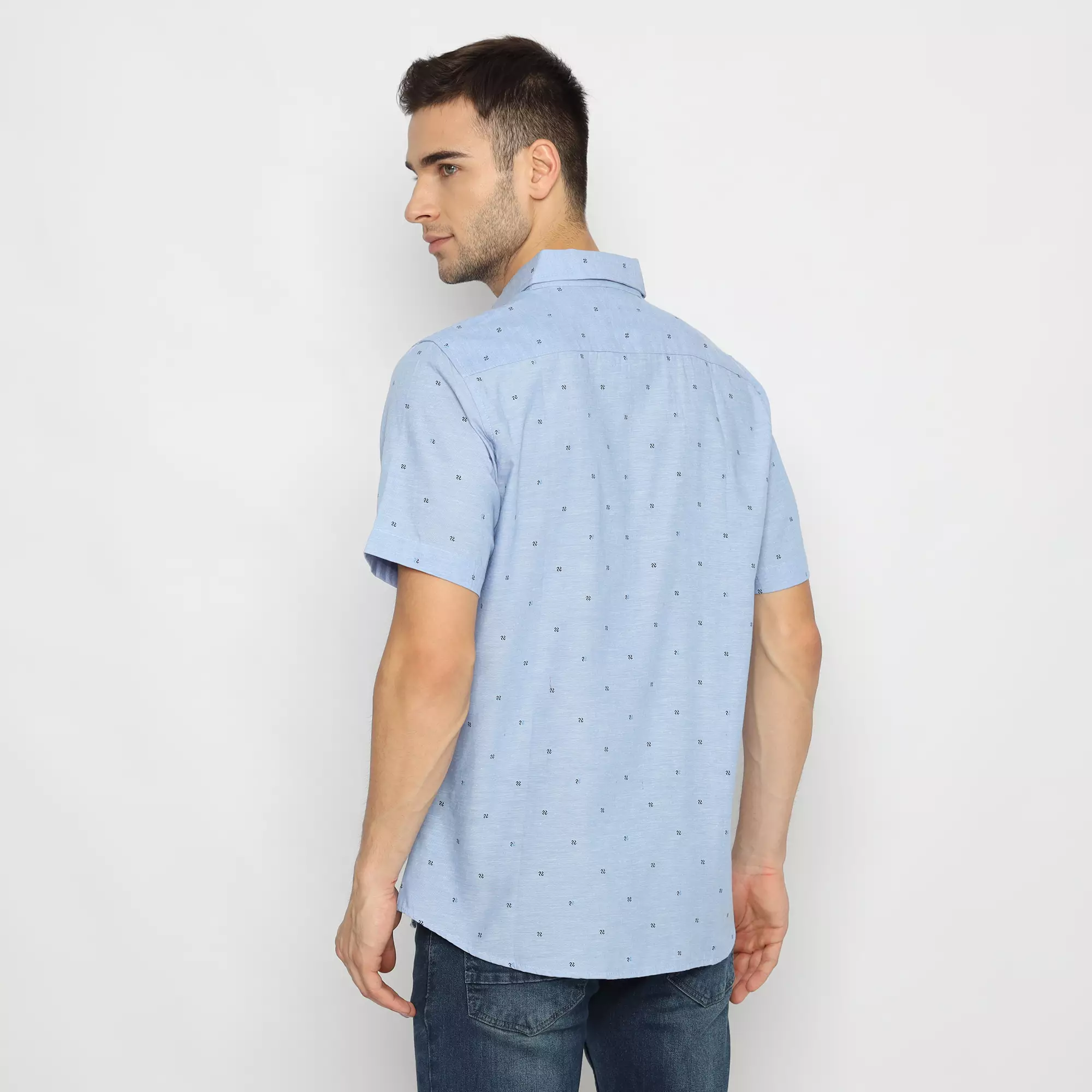 Platini Kemeja Pria Motif Lengan Pendek Biru 132040