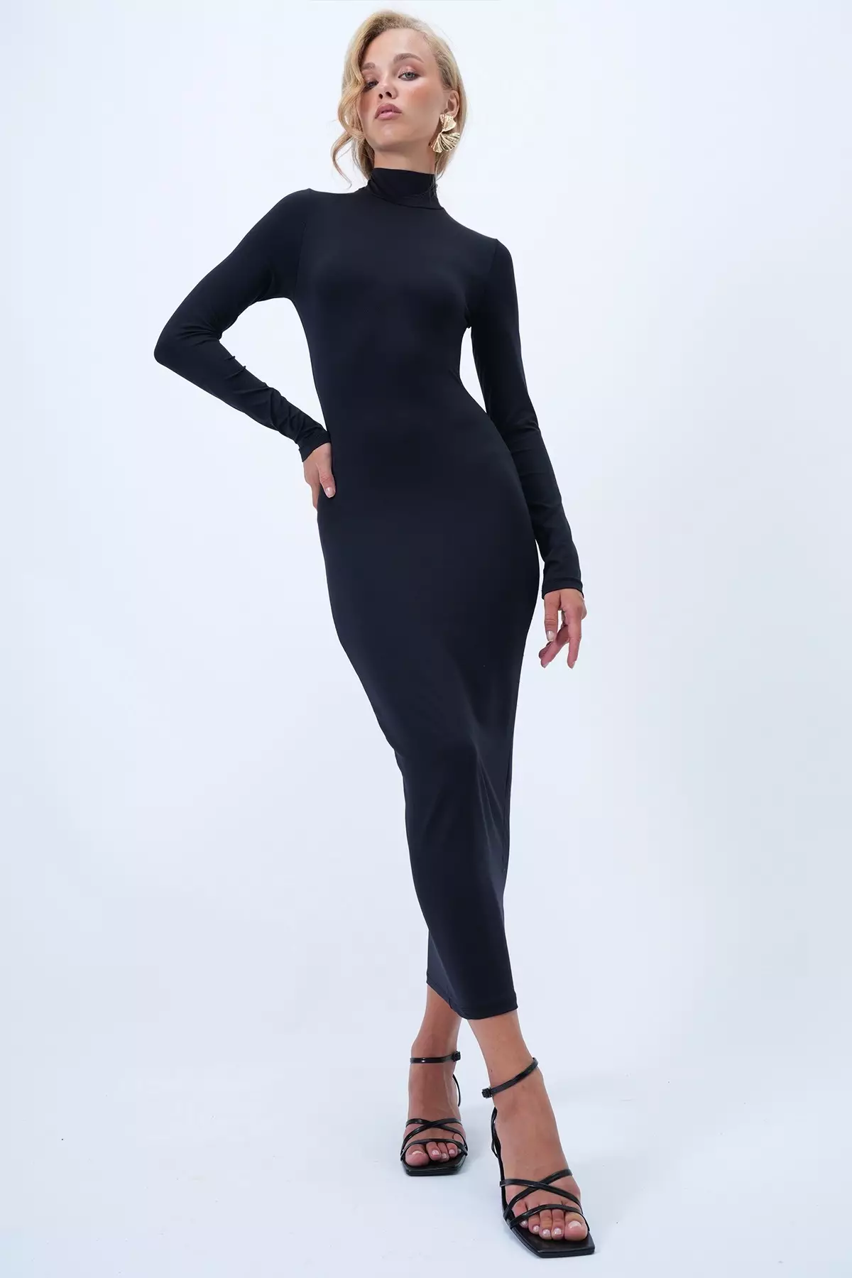Women'S Black Stand Collar Backless Maxi Length Sandy Dress Alc-X14385