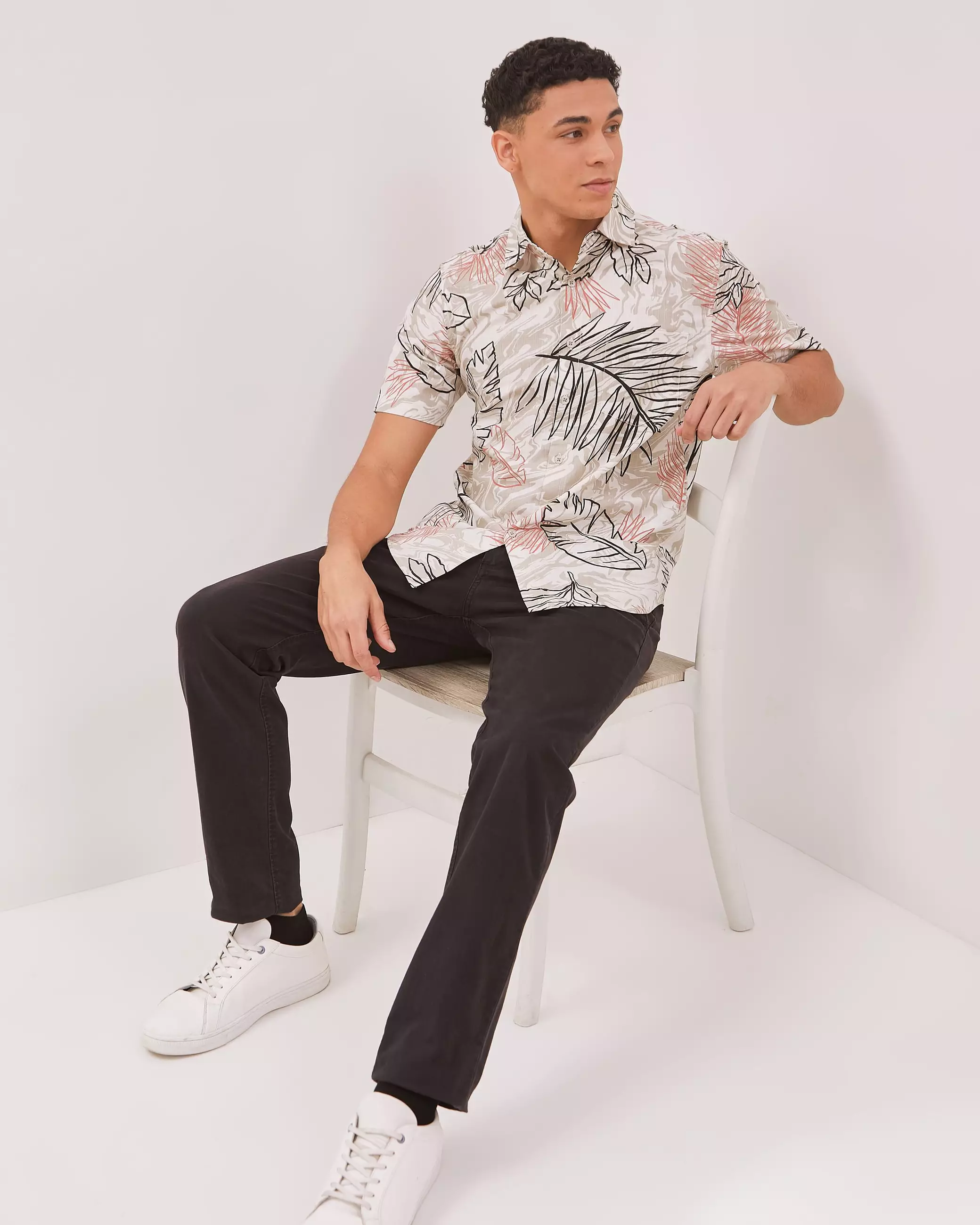 AMK Kemeja Motif Pria Lengan Pendek SHP Hans Ss Beige