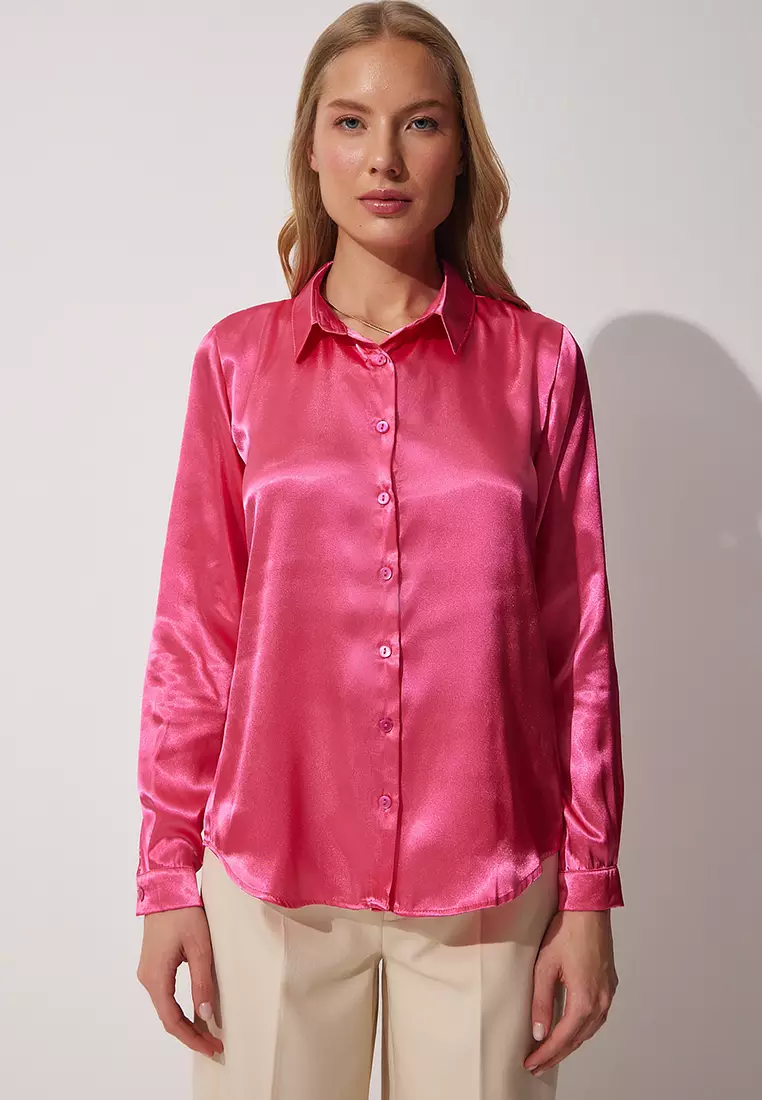 Slightly Flowing Satin Shirt