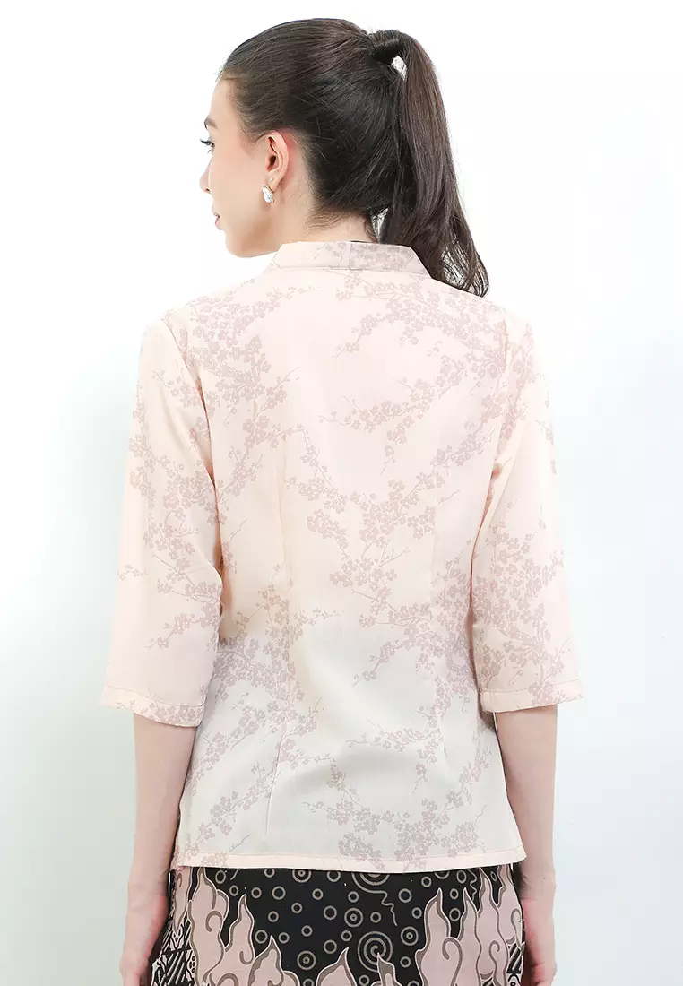 Kebaya Kutu Baru 3/4-length Sleeves