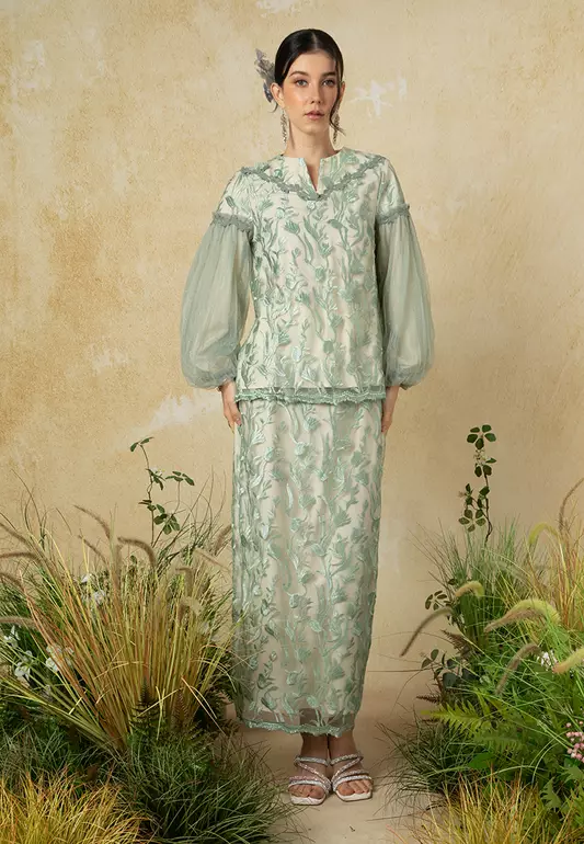 Dayang Lace Kurung Kedah Set