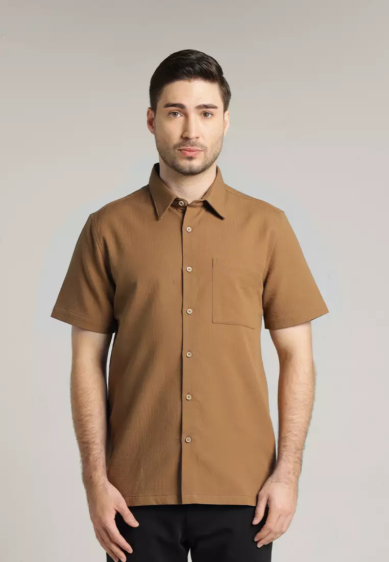 MOC - Kemeja Pria Lengan Pendek Polos Woodie - Brown