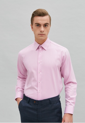 pink shirt