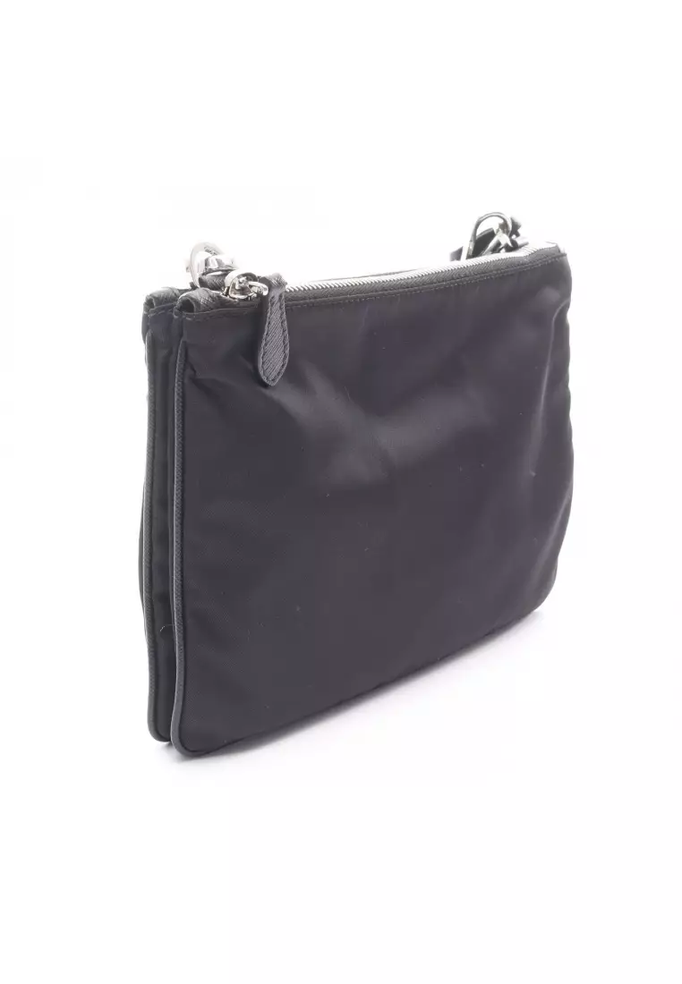 Pre-Loved Prada Re-Edition 2000 Shoulder bag Nylon Saffiano leather black