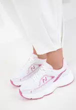 White/Fuchsia