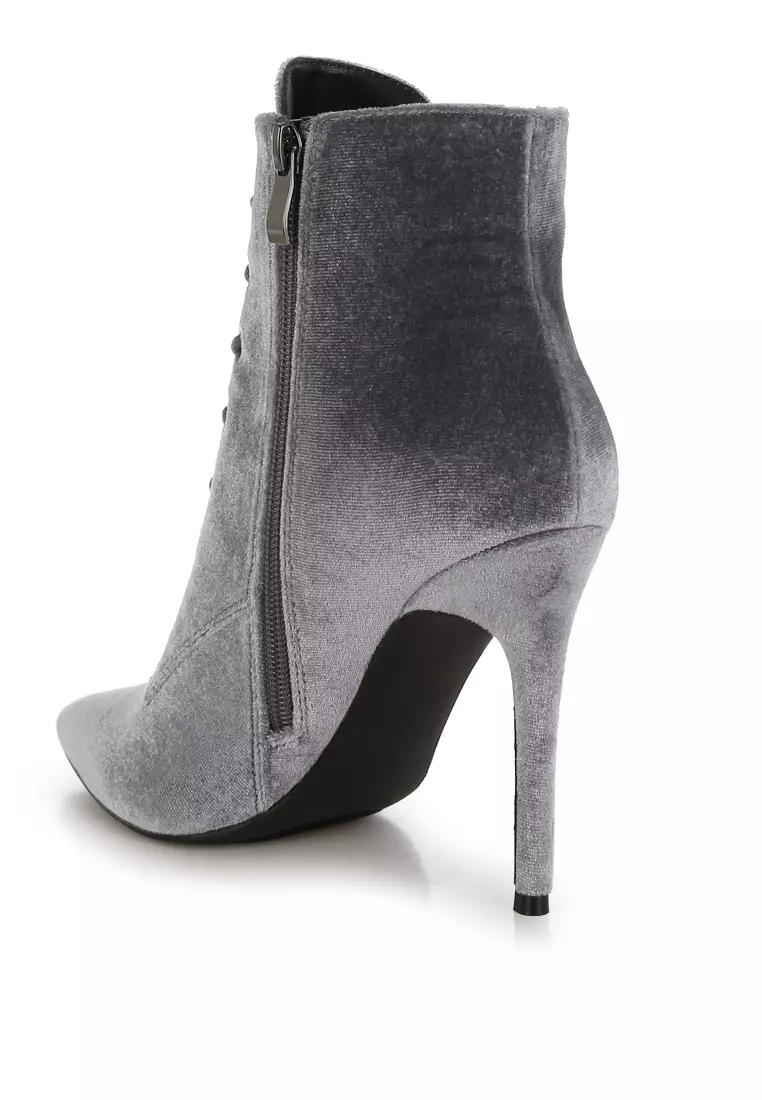 Sepatu bot hak tinggi beludru warna abu-abu