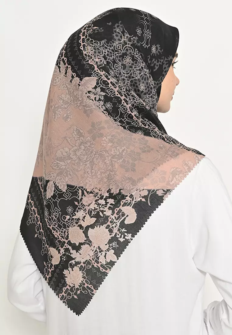 Jual VIP Couture VIP Couture Kyla Scarf Hitam Original 2024 | ZALORA ...