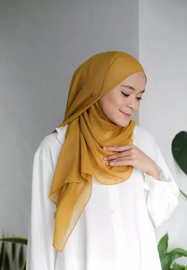 Pasmina Voal Gucci Jahit Tepi Mustard