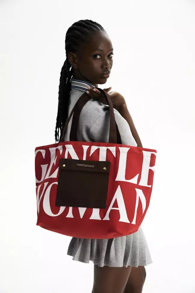 Jual GENTLEWOMAN GW Painted Wall Tote - Red Original 2025