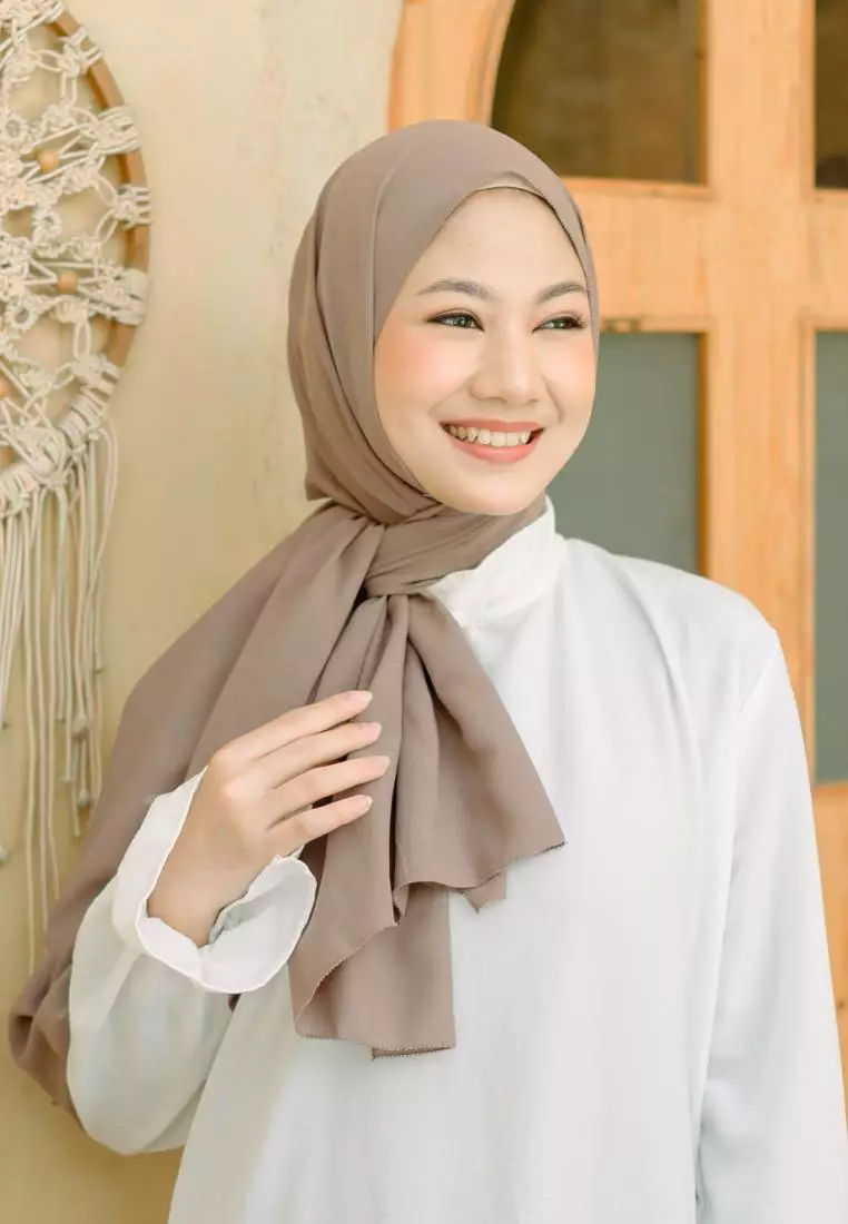 Dira Eyelash Shawl Brownie