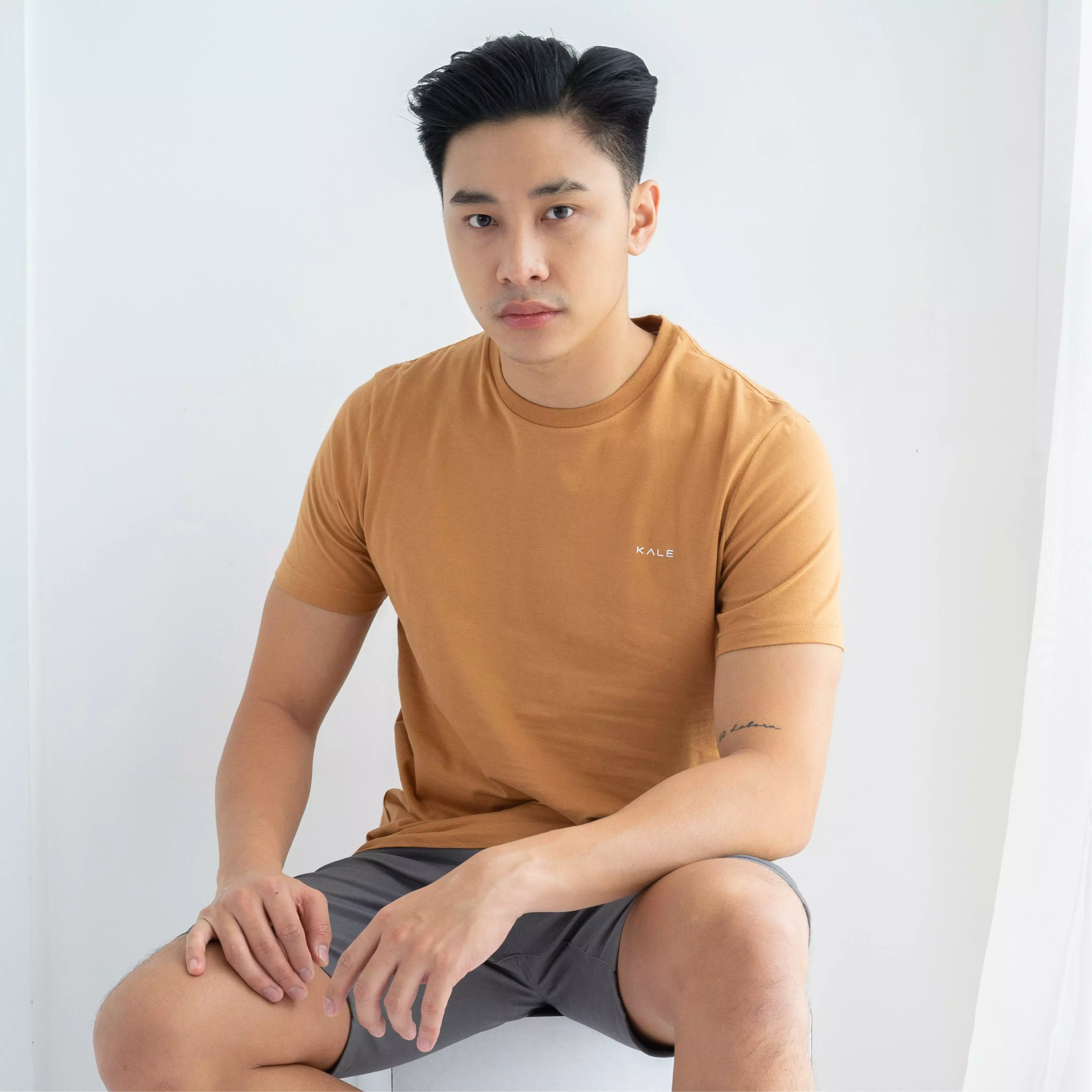 Kale Arion Dusty Brown / T-Shirt Pria Lengan Pendek / Unisex