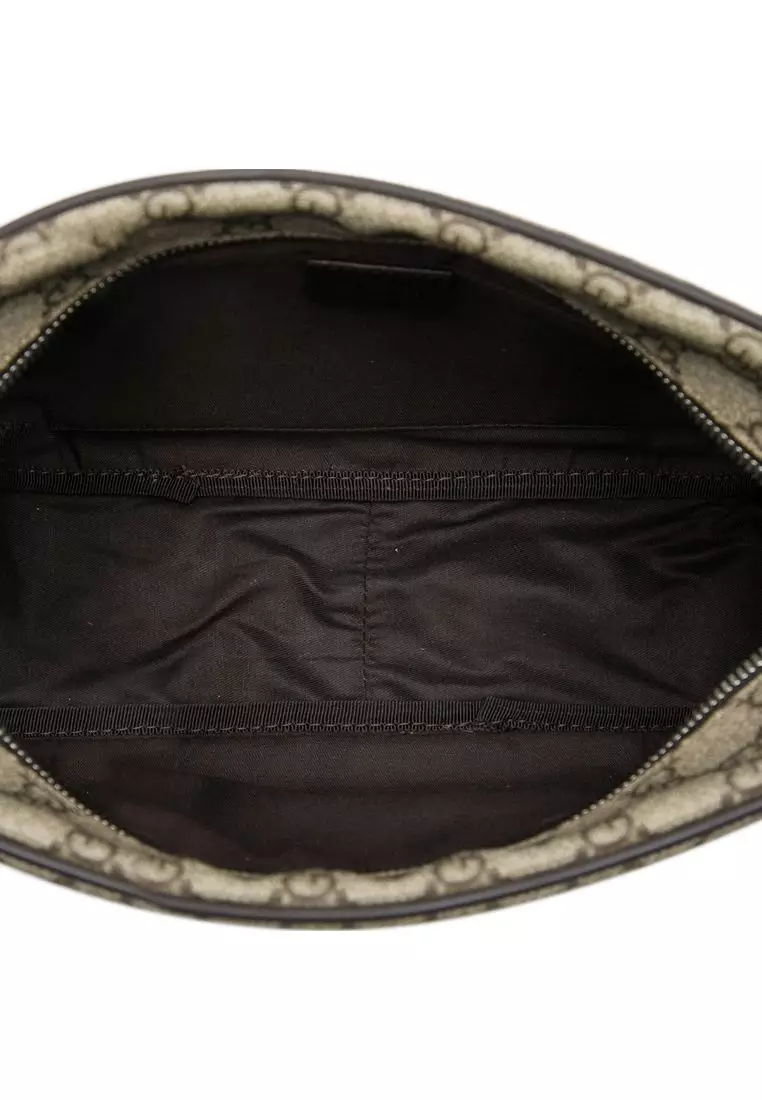 Pre-Loved Gucci Gg Supreme Clutch