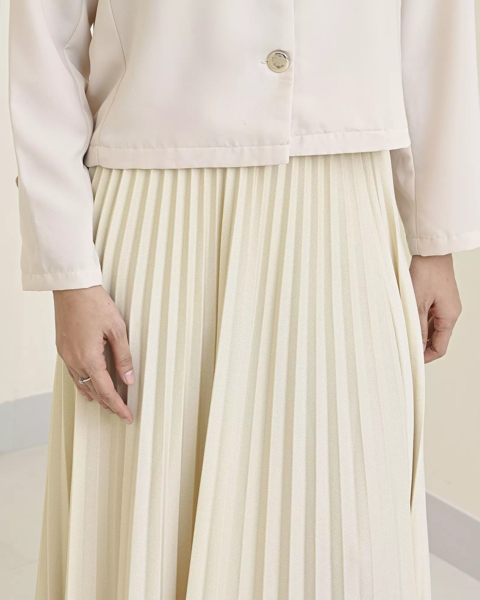 Geulis.id LARUNA SKIRT PREMIUM / ROK WANITA - BEIGE