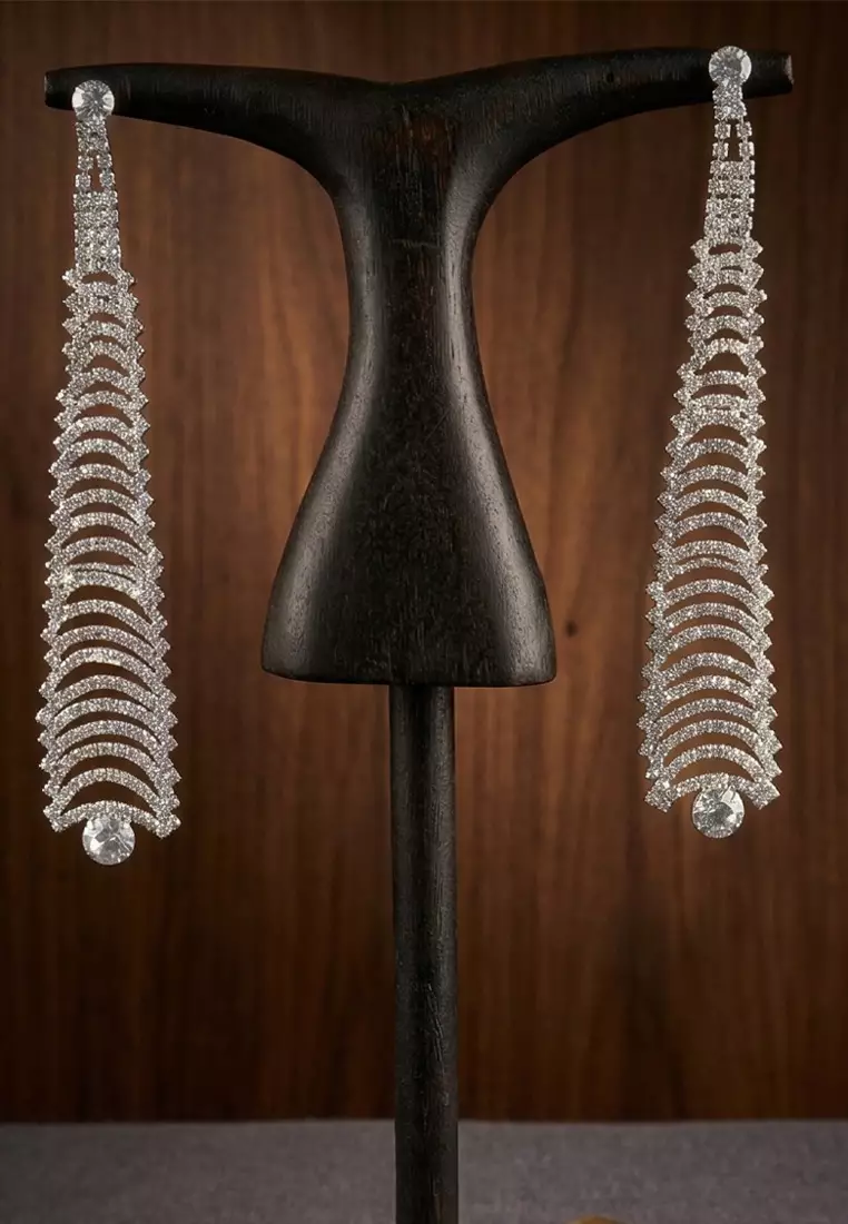 Aksesoris Anting Wanita Diamante Embellish Glamourous Long Earring Silver 