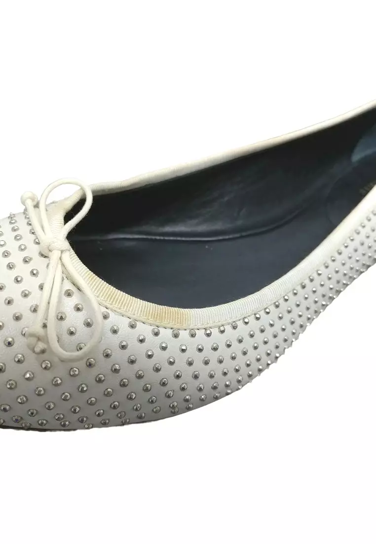 Pre-loved Saint Laurent Flats for Women in White - O1-328344-AJ440-9189-38.5