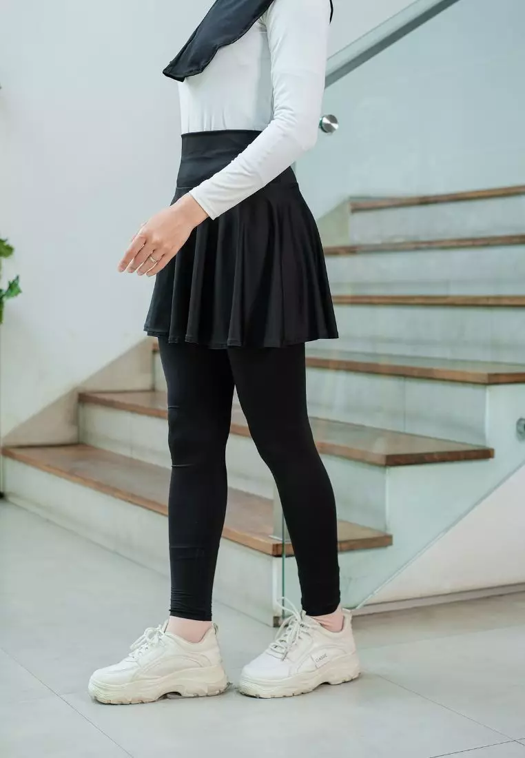 Serina Rok Olahraga Short Black