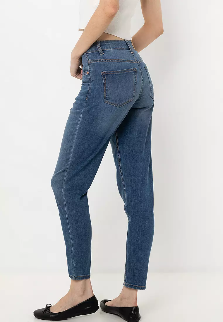 Quantic Mom Tapered Jeans