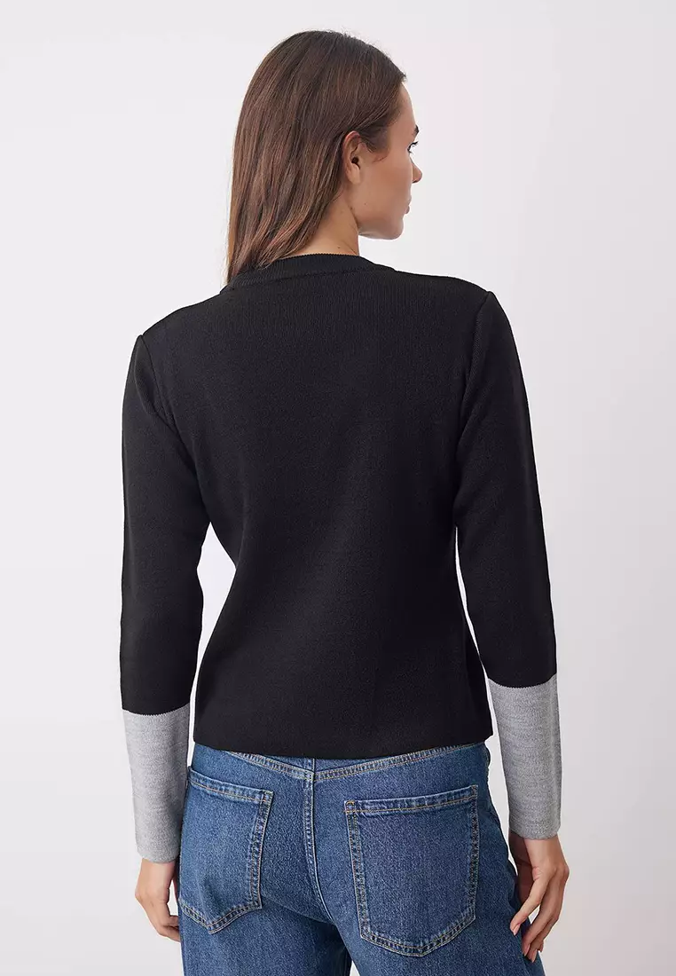 Black Sleeves Color Block Knit Sweater